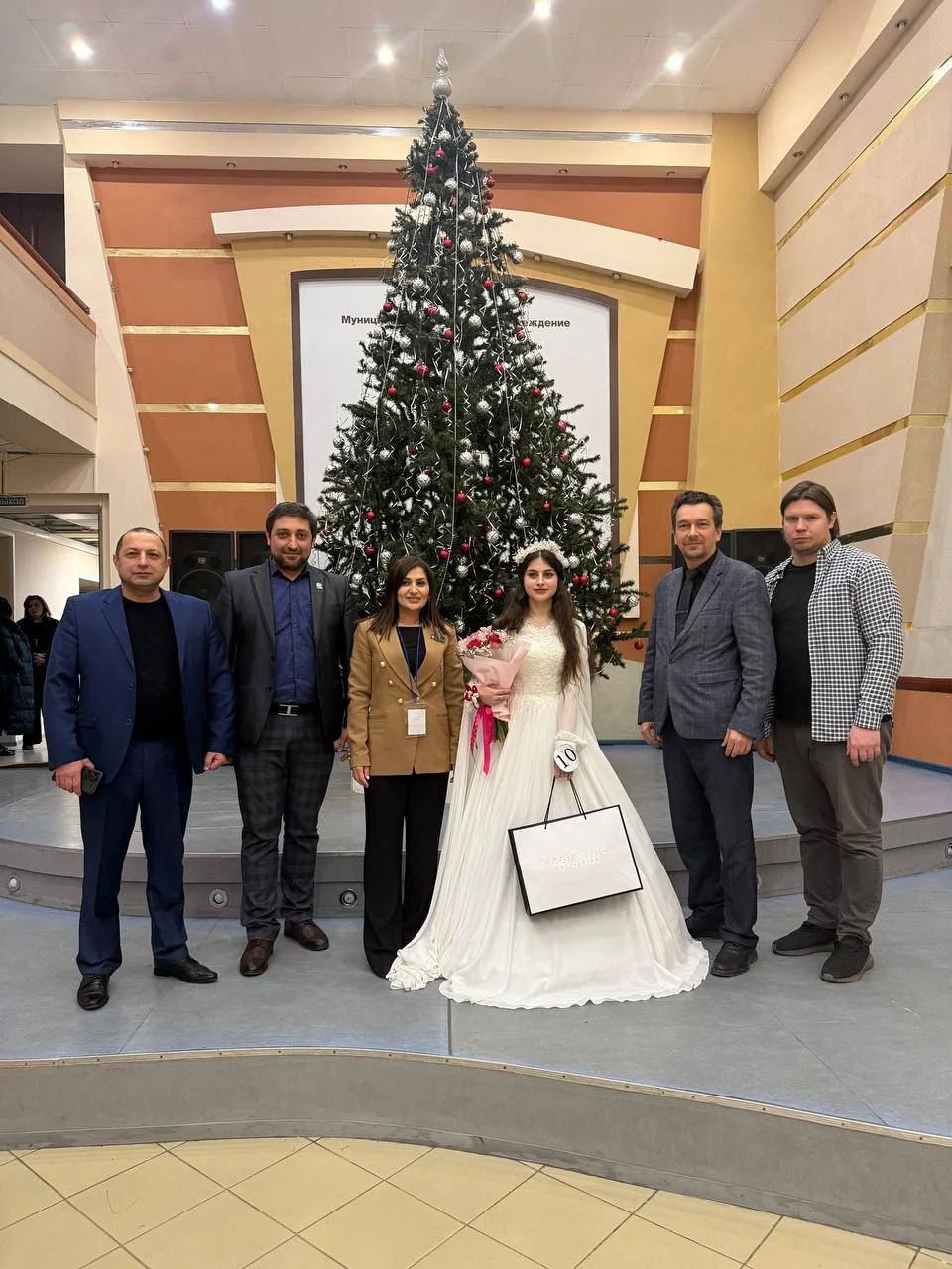 Yaroslavlda Azərbaycanlı qız 16-cı Millətlərarası Festival "EtnoMiss Yaroslavl 2025"iştirak edib