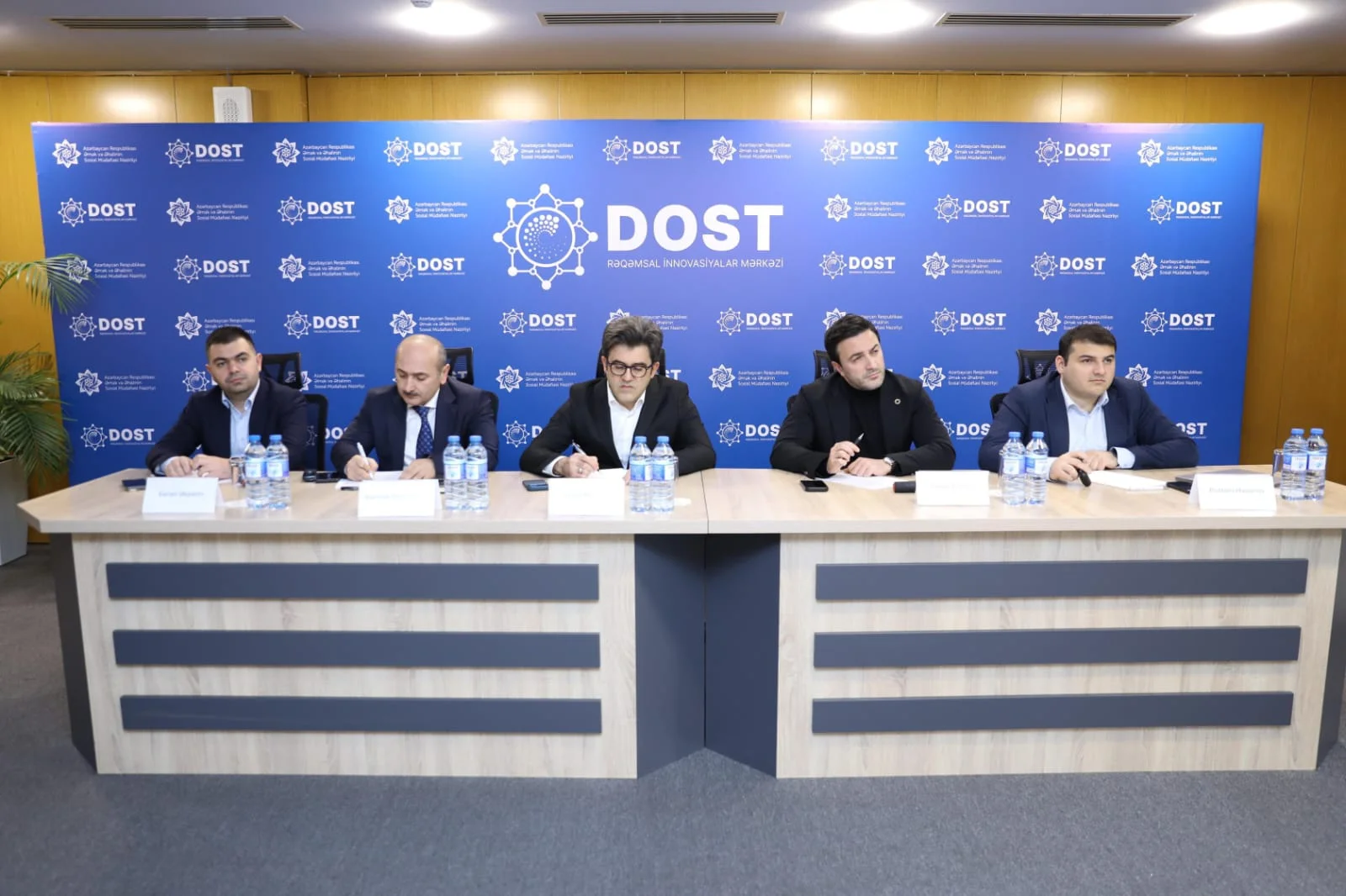 Nazirliyin qurumları arasında e-xidmətlərlə bağlı hakaton keçirilib