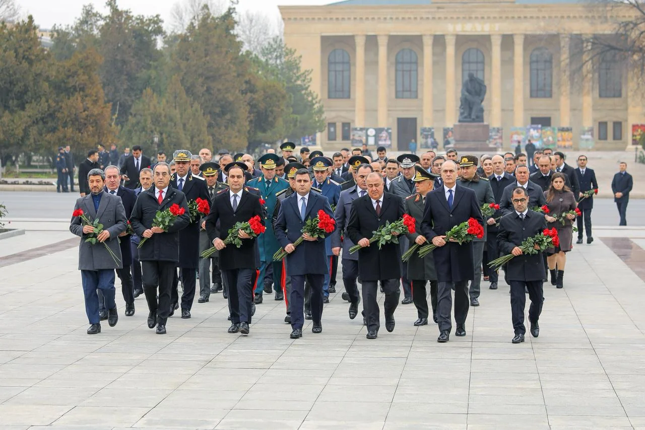 Naxçıvanda Ümummilli Lider Heydər Əliyevin xatirəsi anılıb