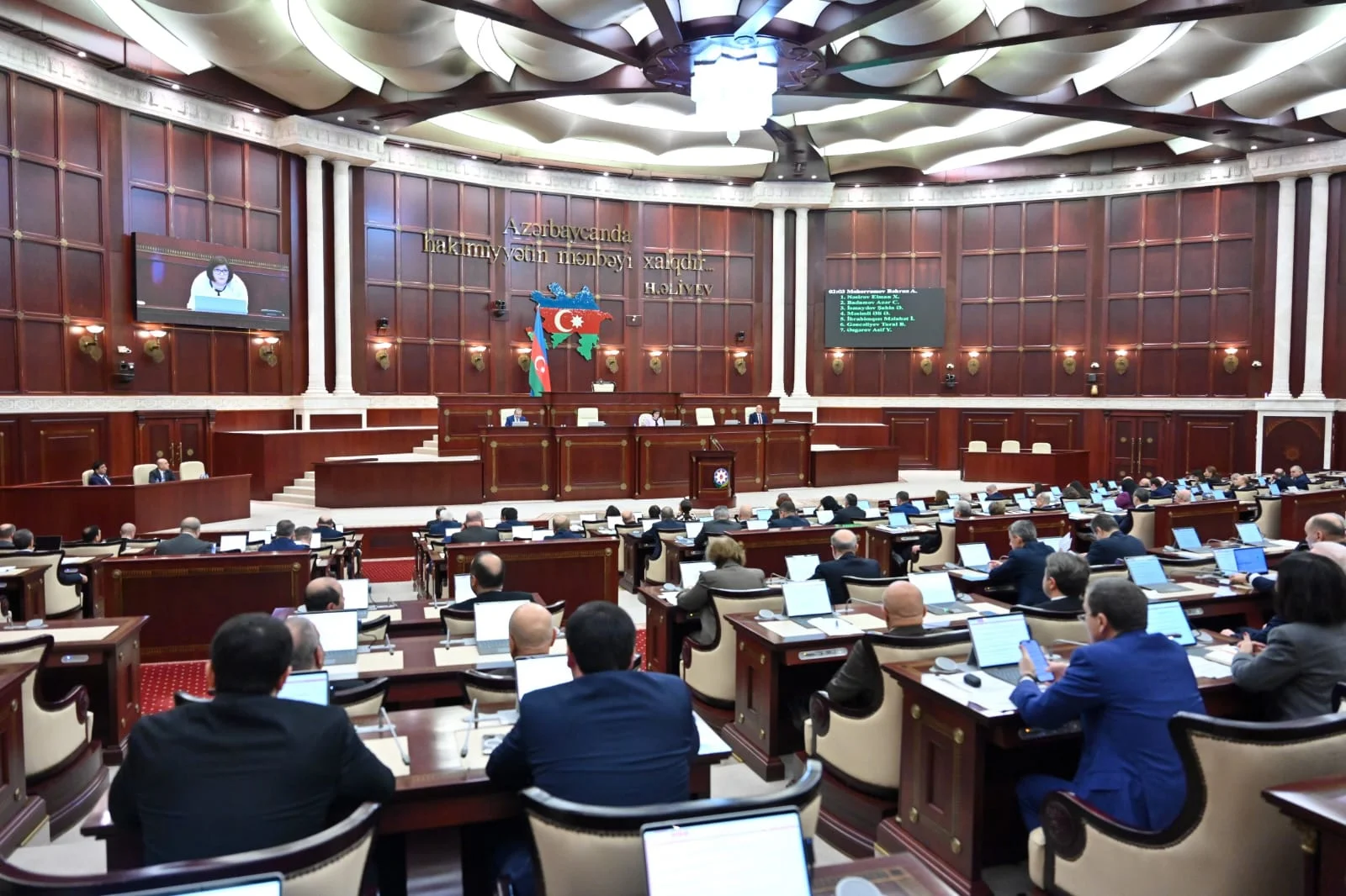 Milli Məclisin plenar iclasında