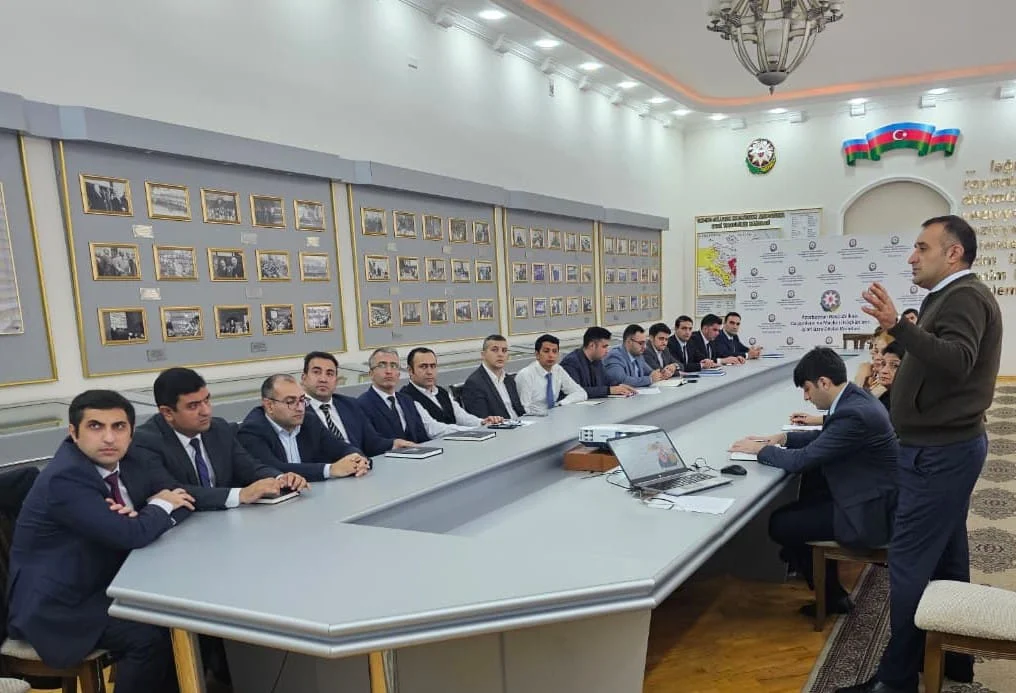 Dövlət Komitəsində “Korrupsiyaya qarşı mübarizə üzrə maarifləndirmə”yə dair təlim keçirilib