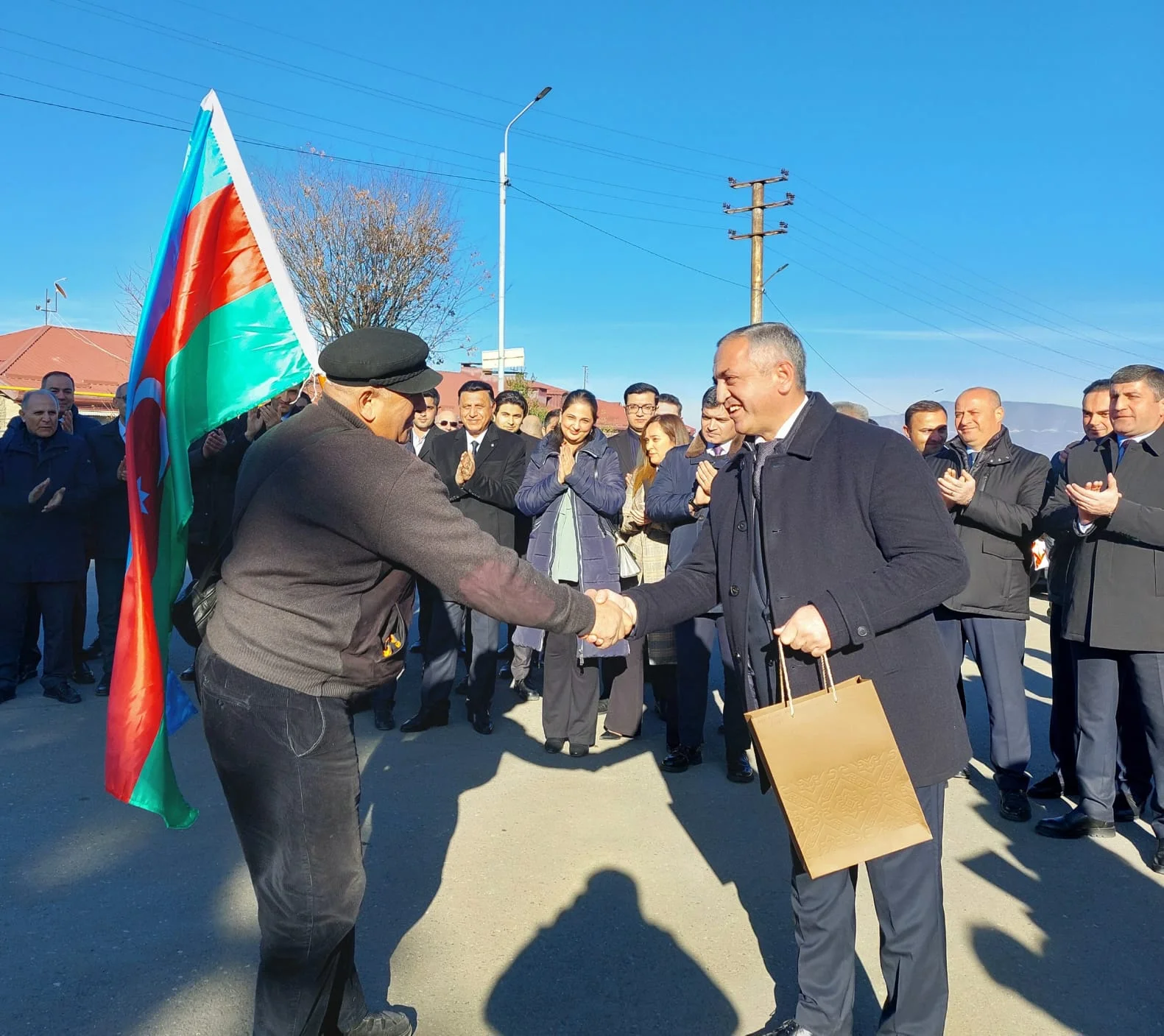 Xankəndi şəhərinin Kərkicahan qəsəbəsinə yola salınan köç ünvana çatıb