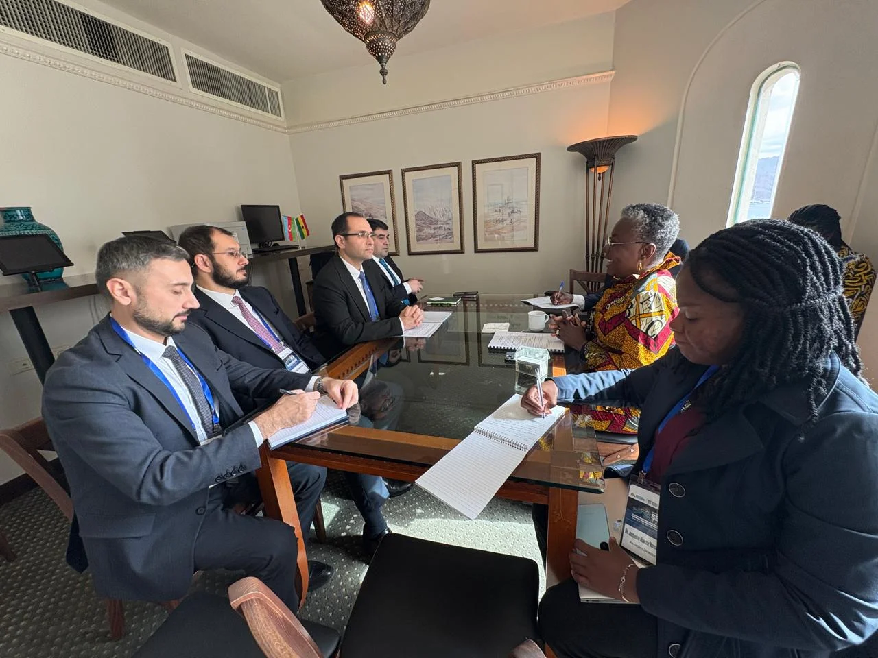 Nazir Məcnun Məmmədov Qana Respublikasının balıqçılıq və akvakulturanın inkişafı naziri Emeliya Arturla görüşüb