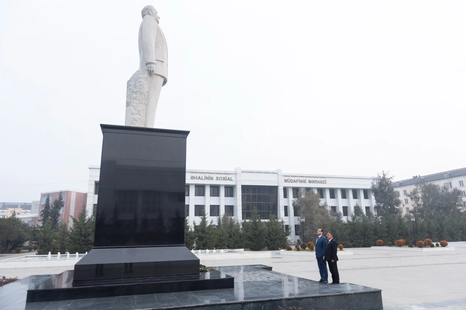 Nazir Məcnun Məmmədov Sabirabadda vətəndaşları qəbul edib