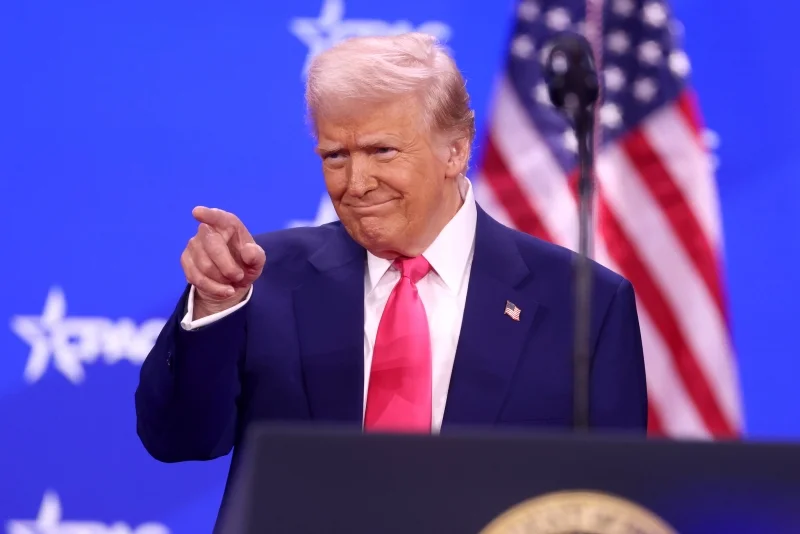 Tramp ABŞ-ın böyük hərbi qüvvələrinin İrana yaxınlaşdığını açıqladı