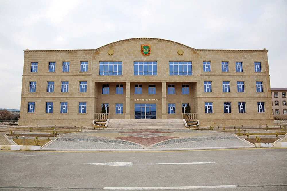 ƏÜO müddətdən artıq həqiqi hərbi xidmət keçmək istəyənlərin qəbulunu elan edir