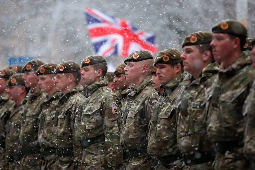 Britaniya Qrenlandiyada NATO missiyası yaratmaq və qoşun yerləşdirmək imkanını müzakirə edir