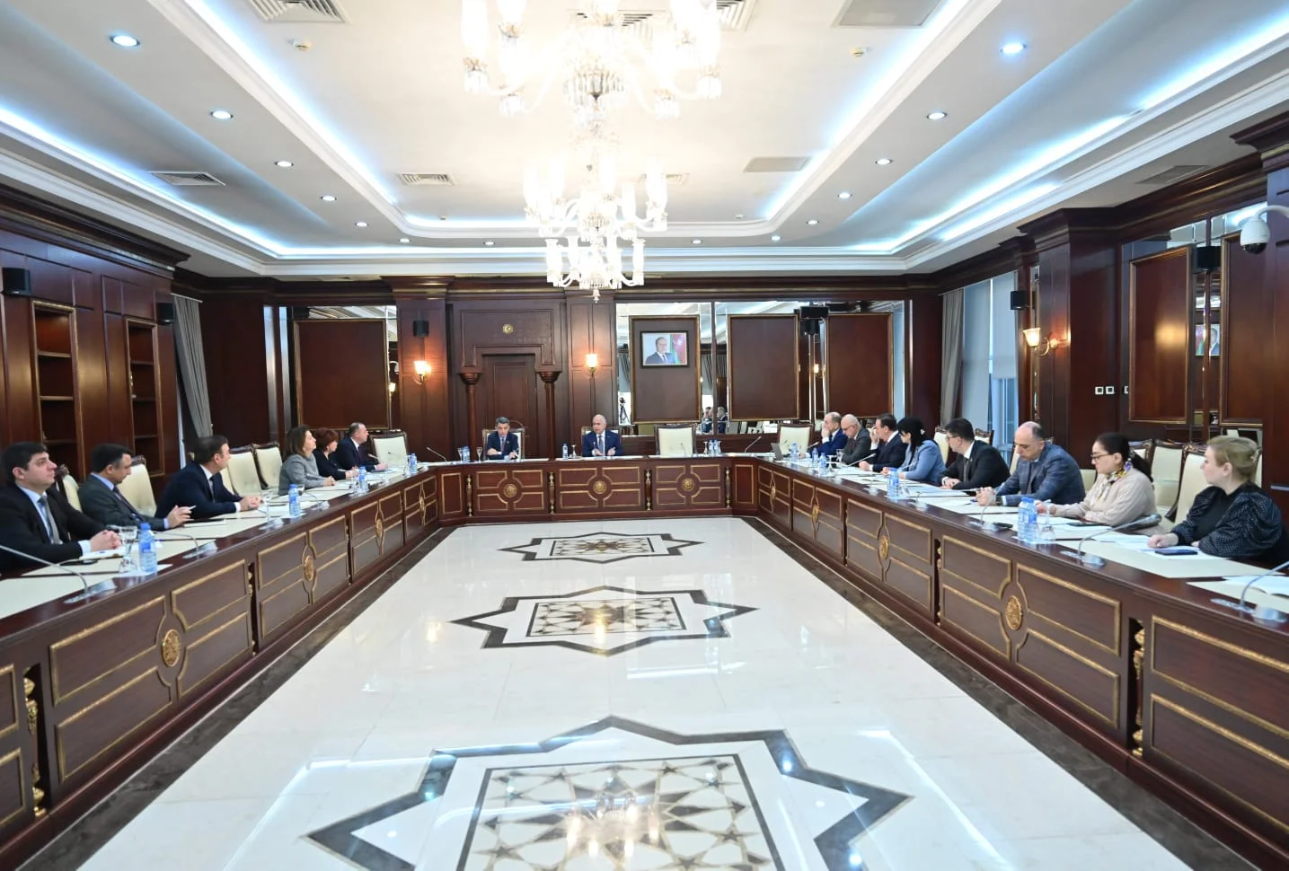 Elm və təhsil komitəsində