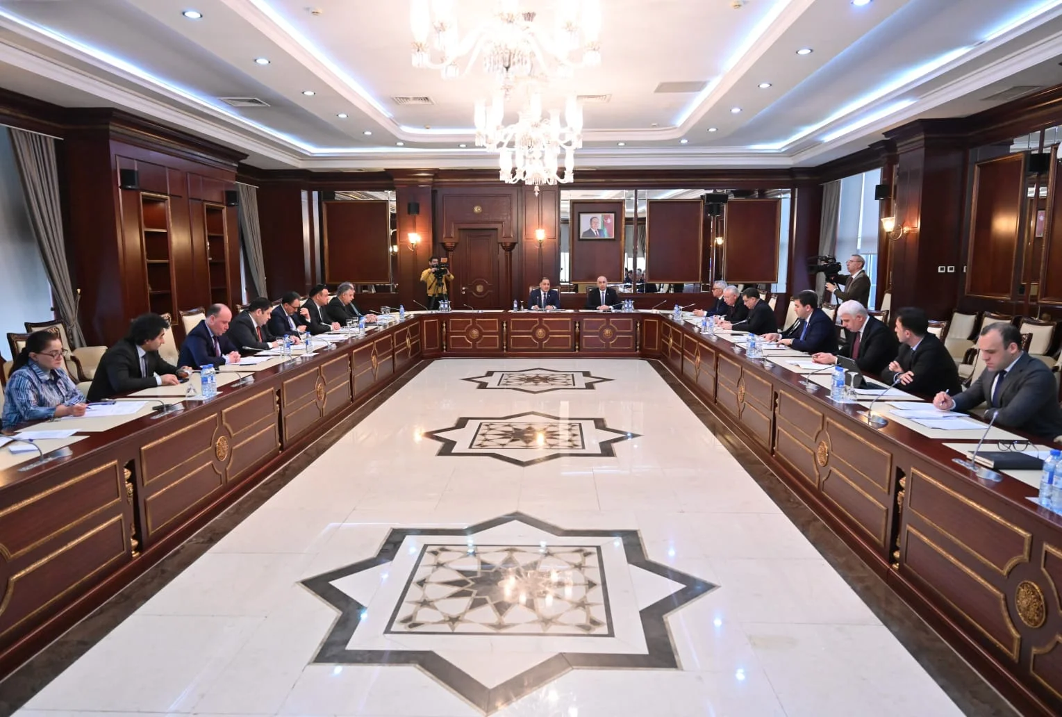 İqtisadi siyasət, sənaye və sahibkarlıq komitəsinin iclasında