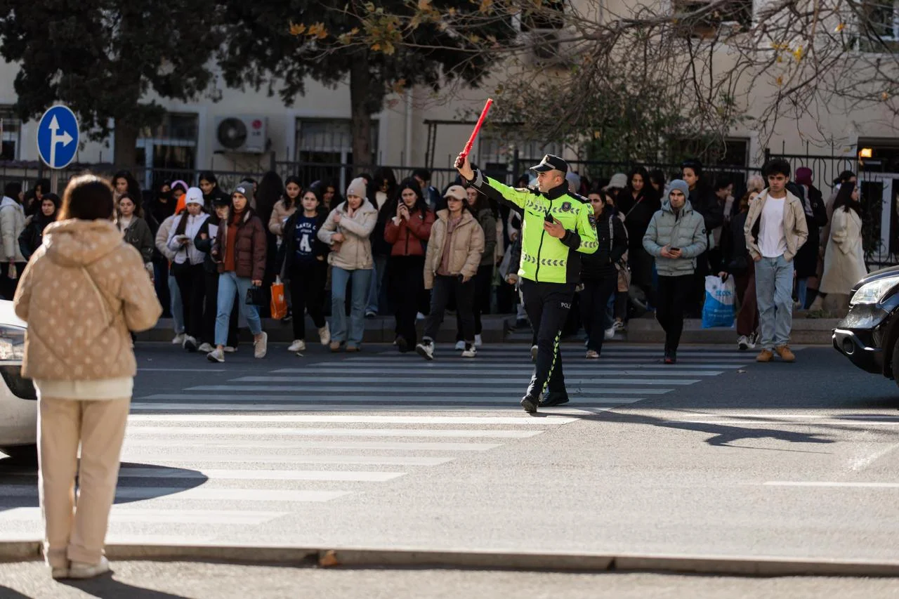 Özü və başqalarının həyatına real təhlükə yaradan piyadalara qarşı profilaktik tədbir keçirilib
