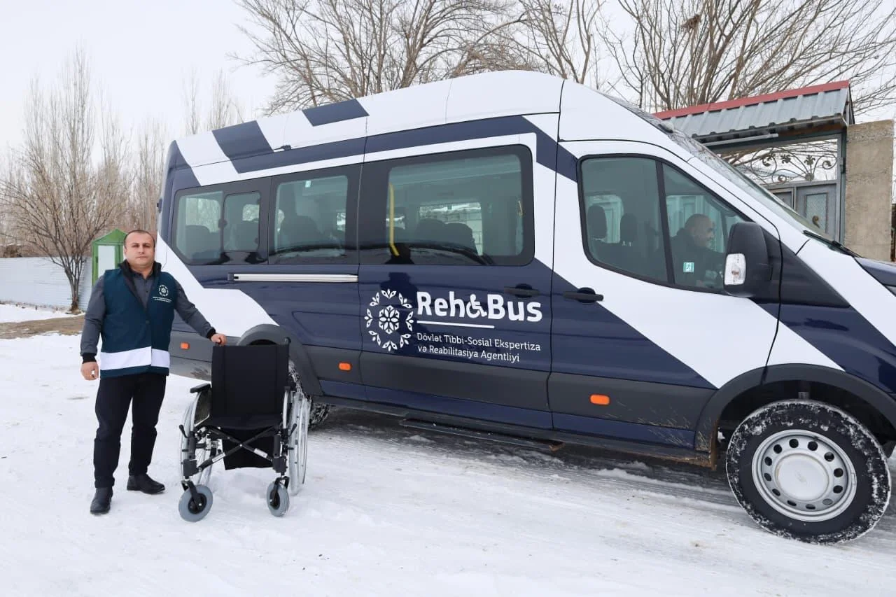 Əlilliyi olan şəxslərə səyyar reabilitasiya xidmətləri göstərilib