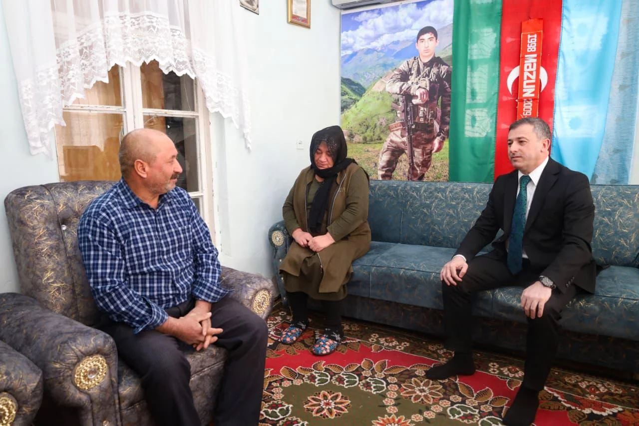 Şəhid Asif Vəliyevin və şəhid Təbriz Həmzəyevin ailələri ziyarət edilib