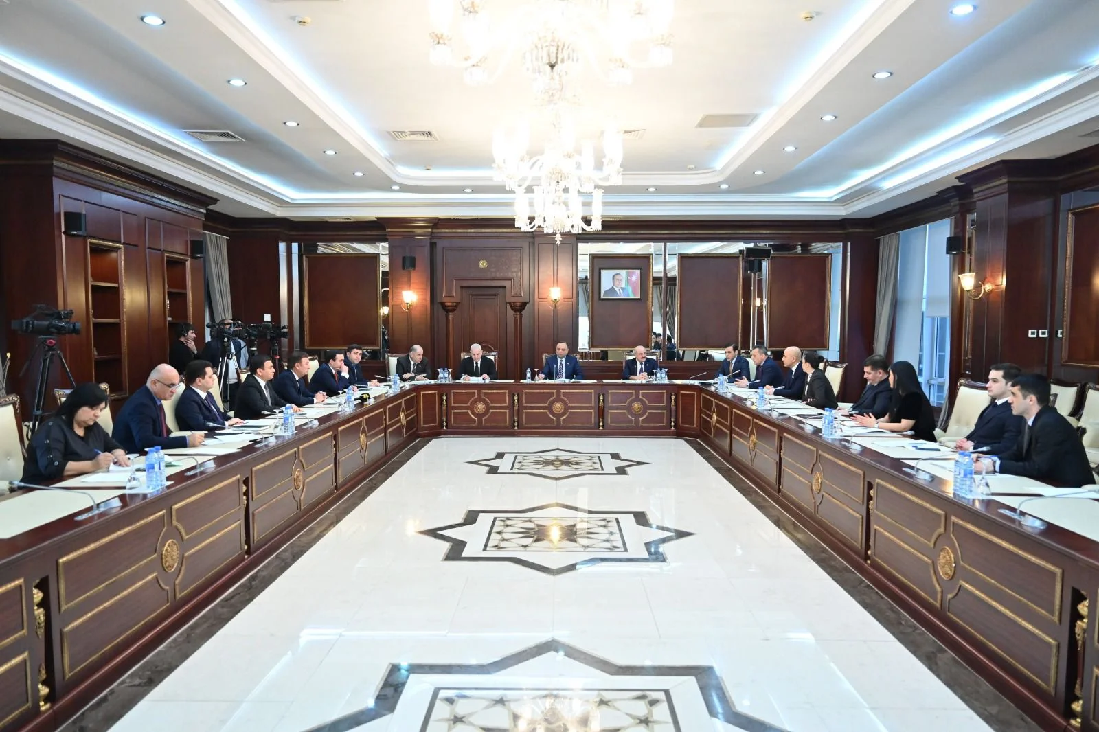 Gənclər və idman komitəsinin iclasında