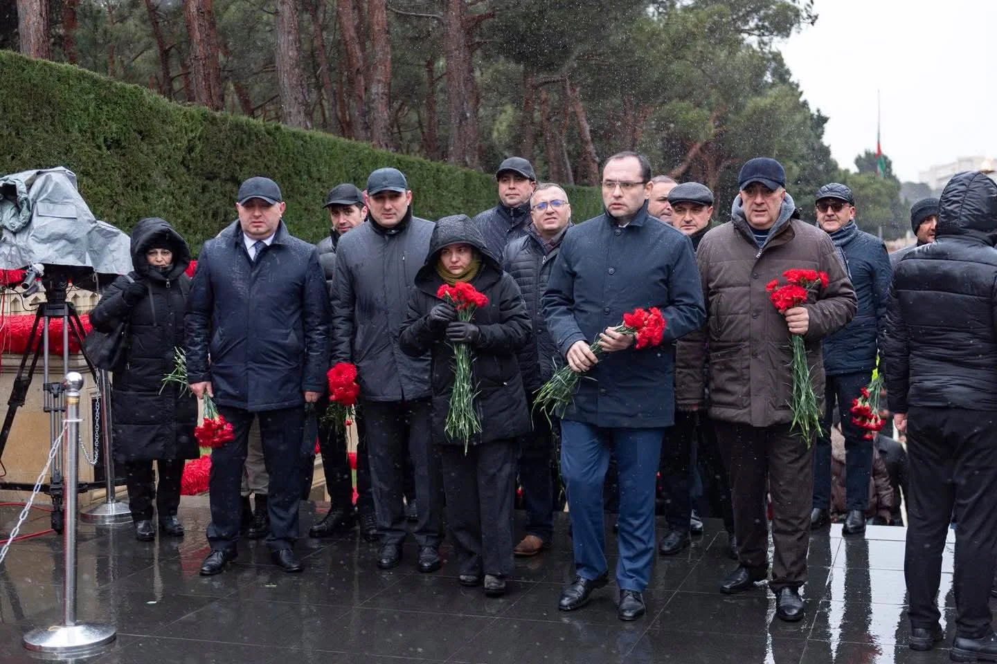 Kənd Təsərrüfatı Nazirliyinin kollektivi Şəhidlər Xiyabanını ziyarət edib