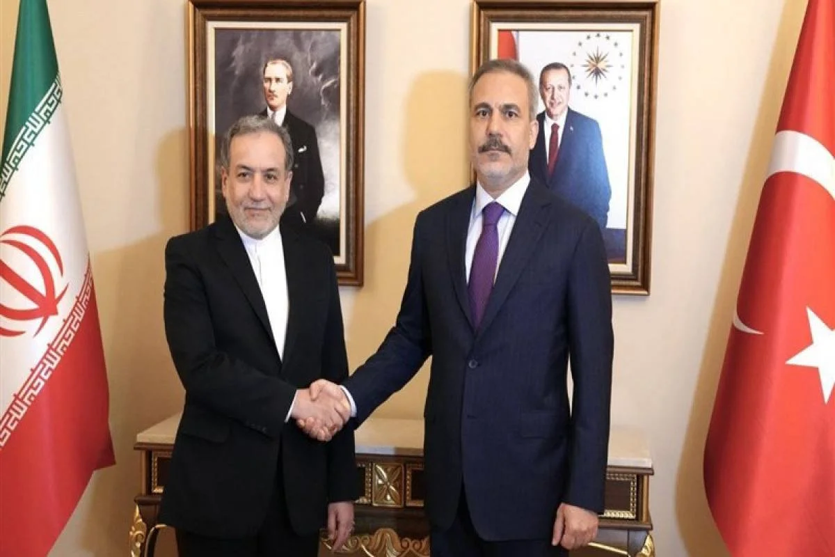 Türkiyənin XİN rəhbəri Hakan Fidan iranlı həmkarı ilə telefonla danışıb