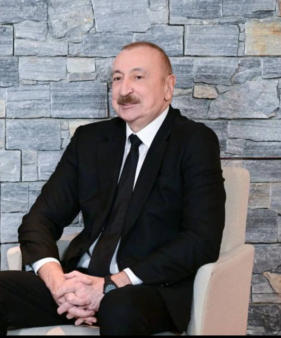 Prezident "Qarabağ " futbol komandasını qələbə münasibətilə təbrik etdi