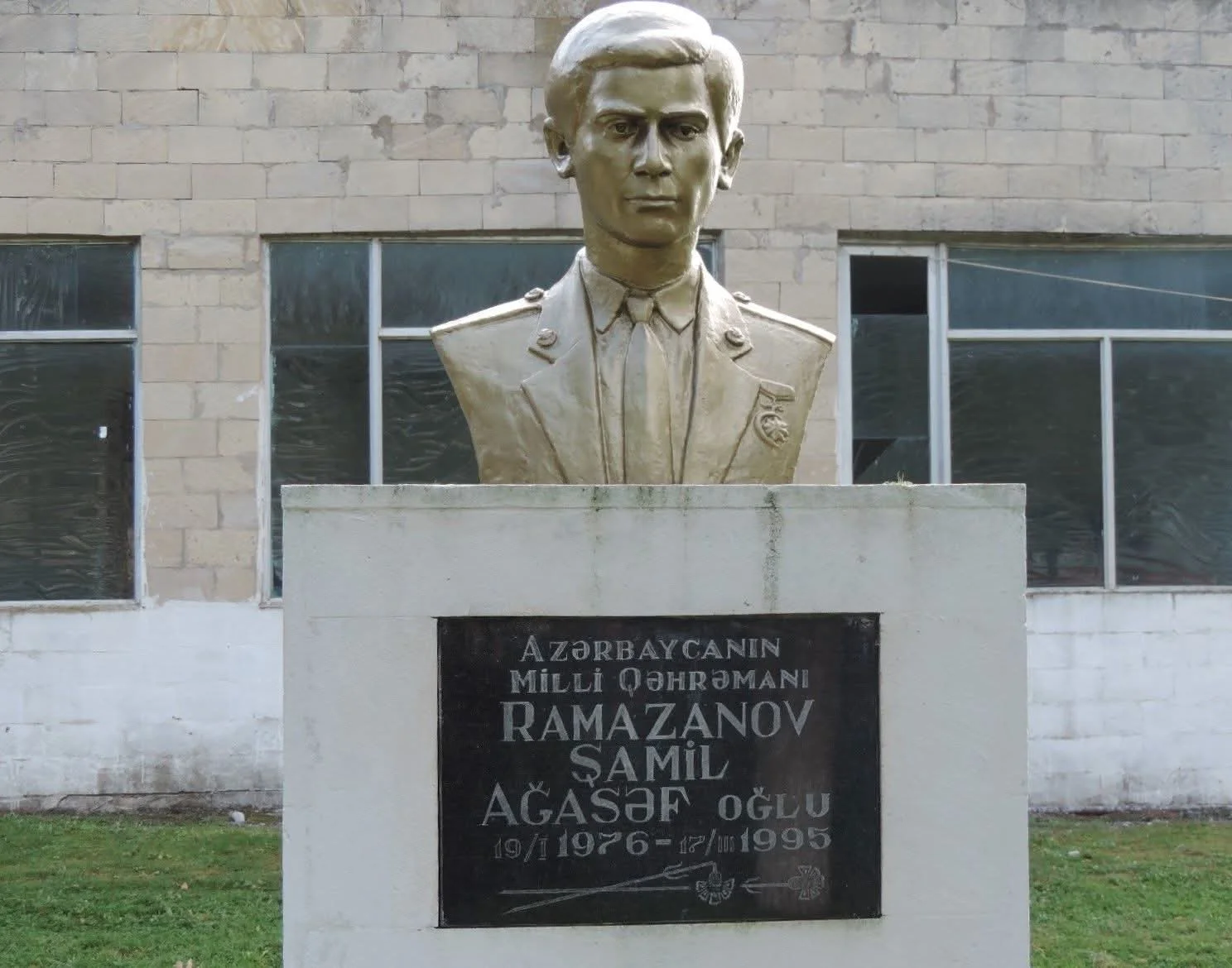 Ağsu rayon Heydər Əliyev Mərkəzində Azərbaycan Milli Qəhrəmanı Ramazanov Şamil Ağasəf oğlunun anadan olmasının 50-ci ildönümü keçrilib