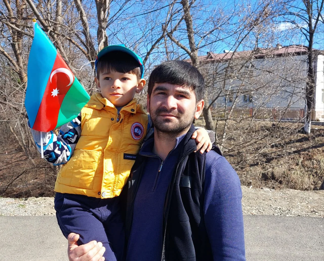 Növbəti köç karvanları Xocavənd rayonunun Qırmızı Bazar qəsəbəsinə çatıb