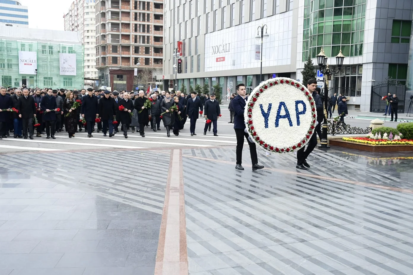 Yeni Azərbaycan Partiyasının nümayəndələri Xocalı soyqırımı abidəsini ziyarət ediblər