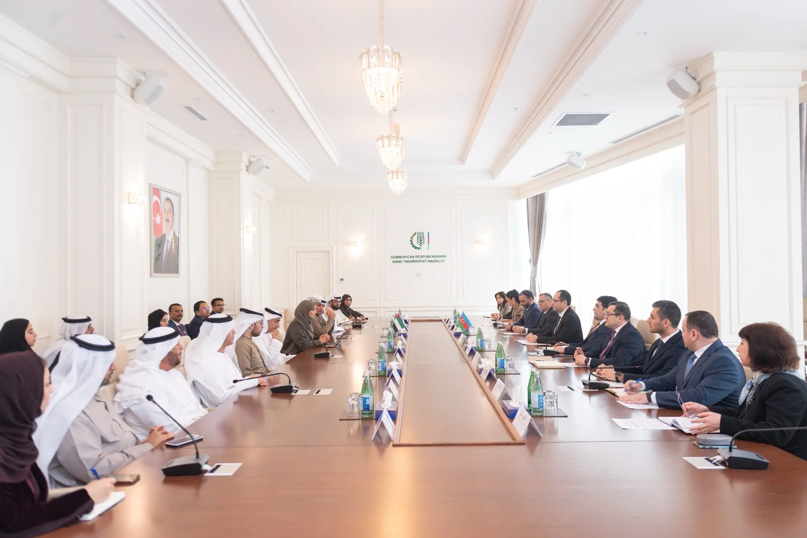 Nazir Məcnun Məmmədov Birləşmiş Ərəb Əmirliklərinin nümayəndə heyəti ilə görüşüb