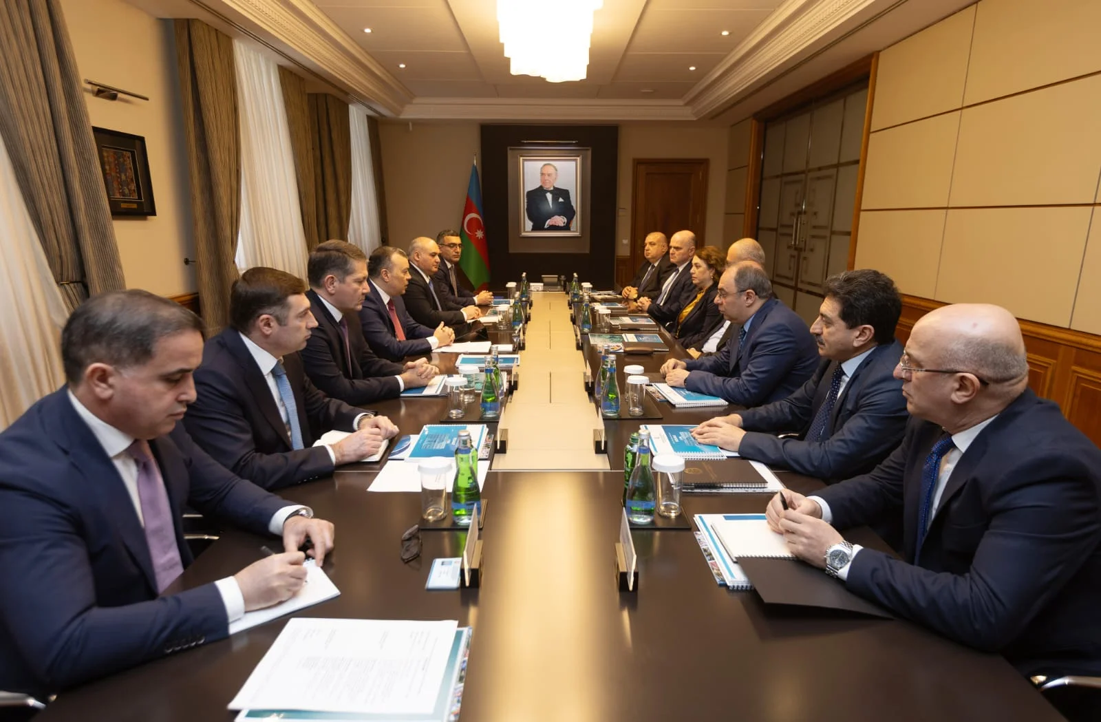 Maliyyə naziri Sahil Babayev İctimai şura üzvləri ilə görüşüb