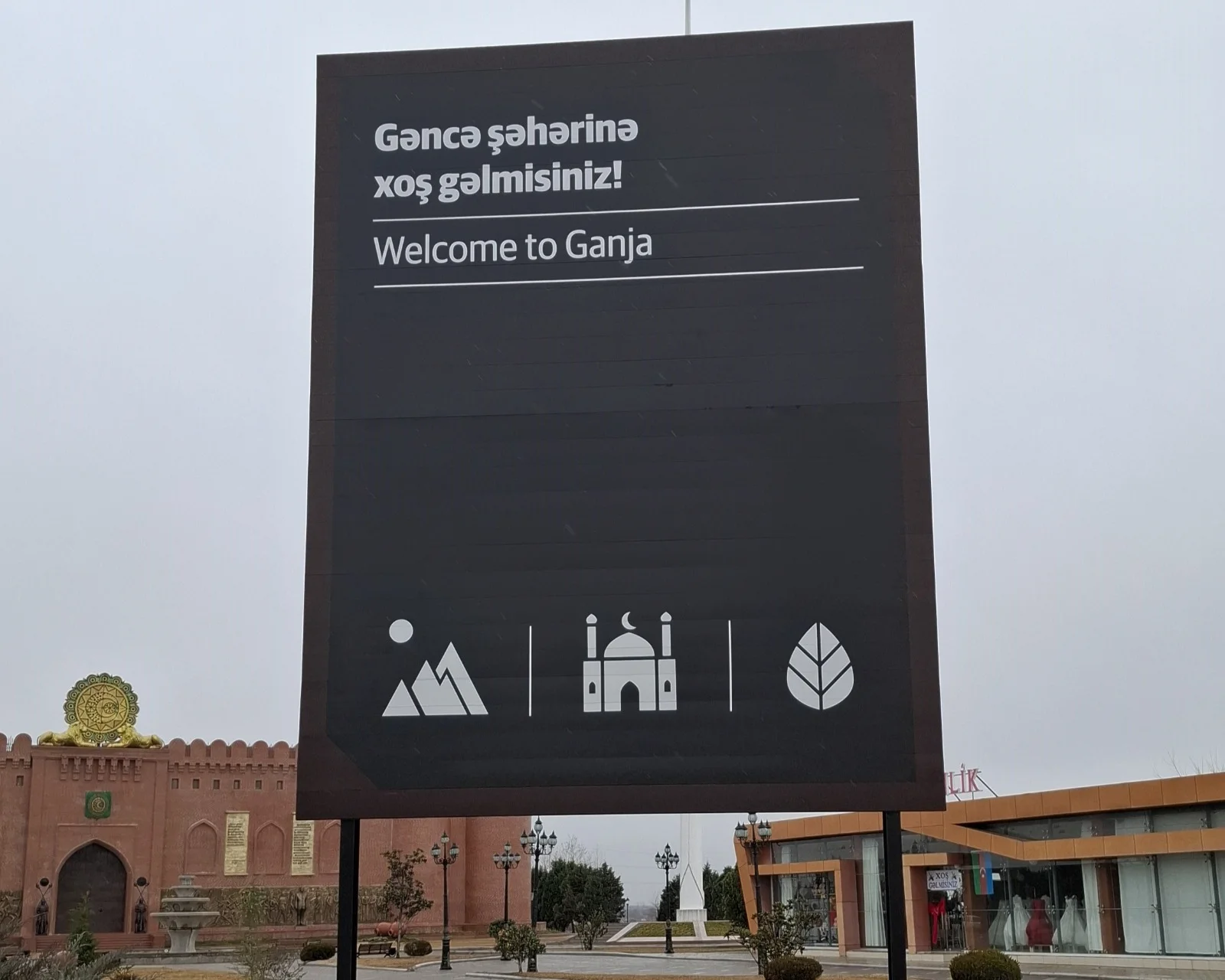 Gəncə şəhərində turistik nişanlanma işləri həyata keçirilib