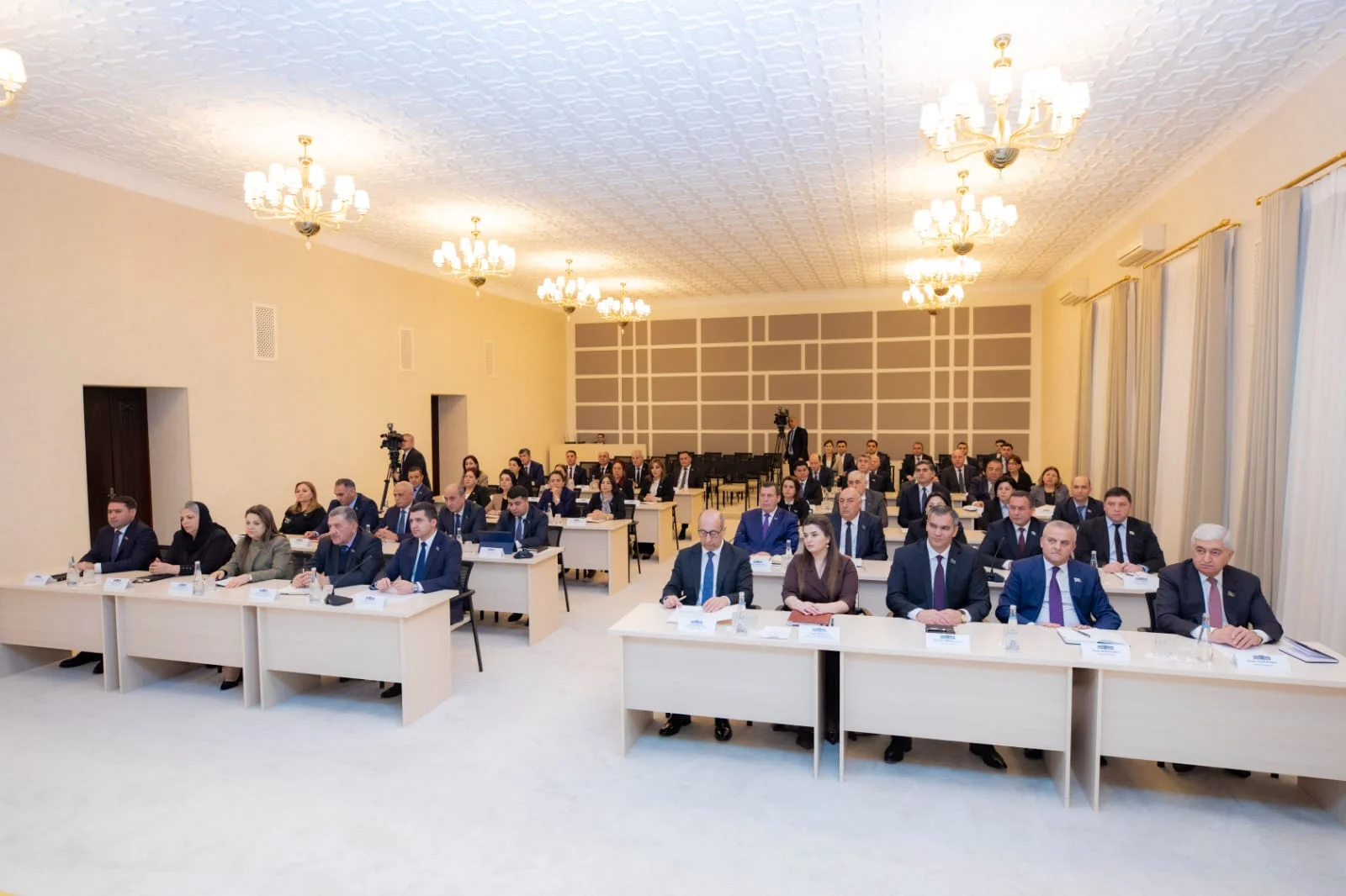 Ali Məclisin yaz sessiyasının növbəti iclası keçirilib