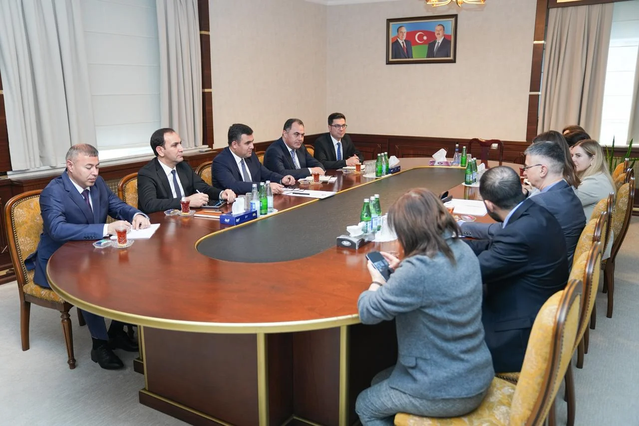 Naxçıvan Muxtar Respublikasında Azərbaycan Respublikası Prezidentinin səlahiyyətli nümayəndəsi Ceyhun Cəlilov Avropa İttifaqının Azərbaycan Respublikasındakı səfiri Mariyana Kuyundziçin rəhbərlik etdiyi nümayəndə heyəti ilə görüşüb