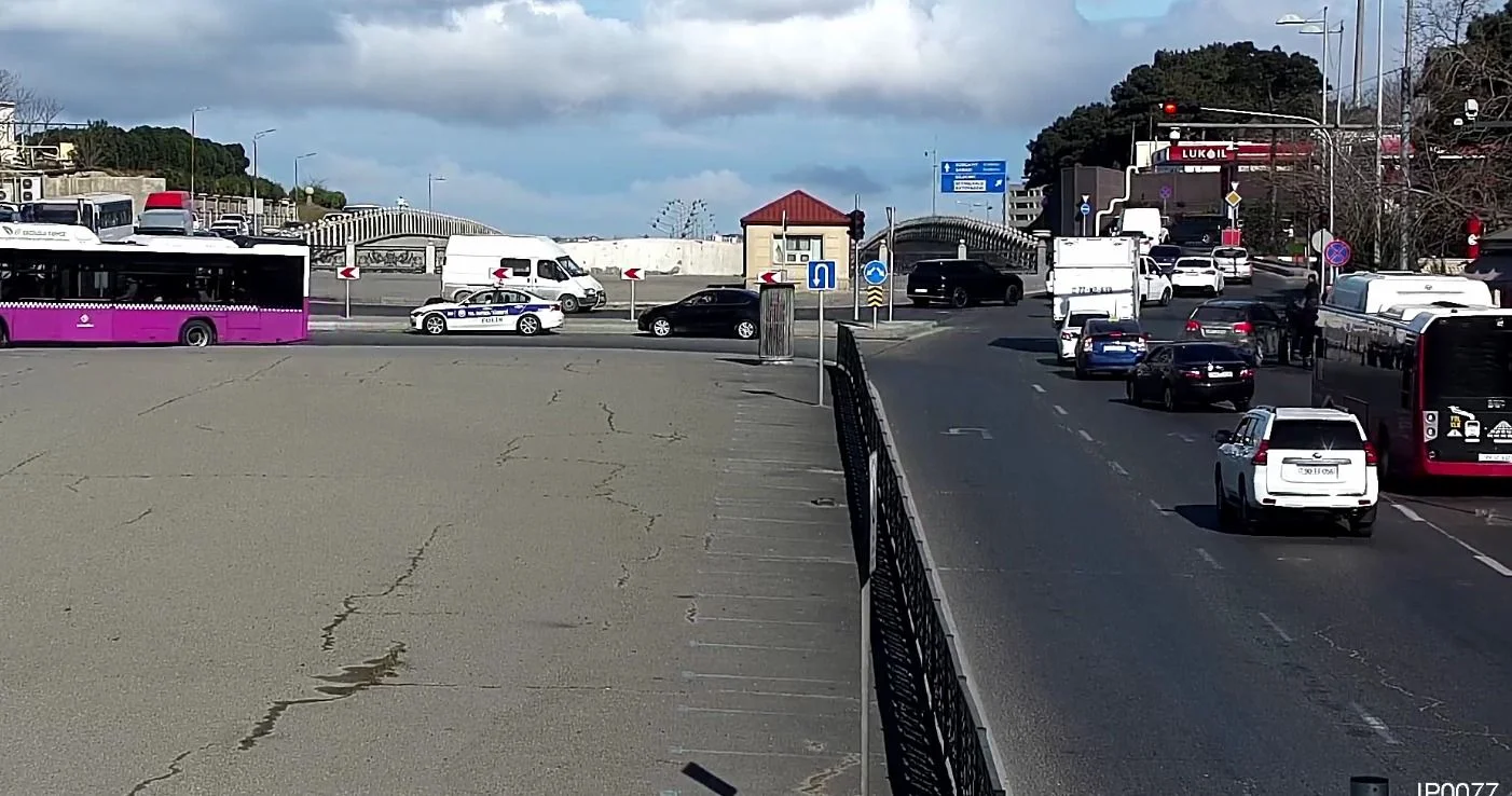 Yasamalın “Şamaxinka” yol sahəsində ilk svetoforlar quraşdırıldı