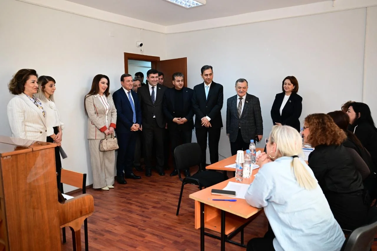 Millət vəkilləri və incəsənət xadimləri attestasiya prosesini müşahidə ediblər