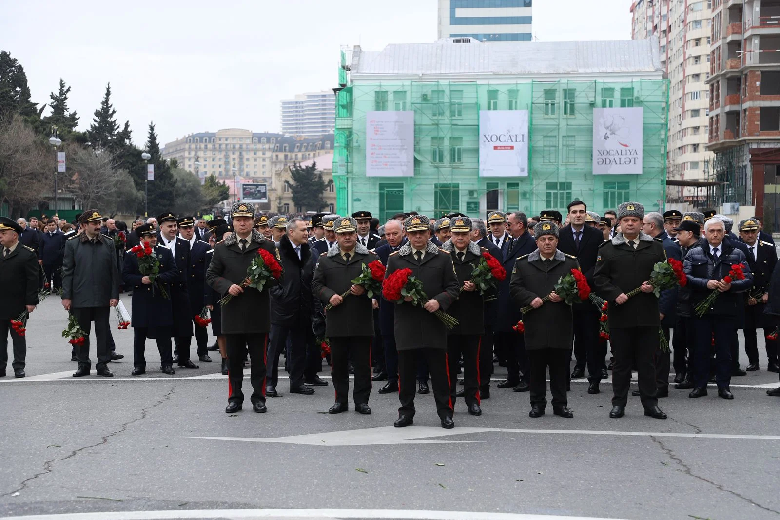 Səfərbərlik və Hərbi Xidmətə Çağırış üzrə Dövlət Xidməti Xocalı abidəsini ziyarət edib