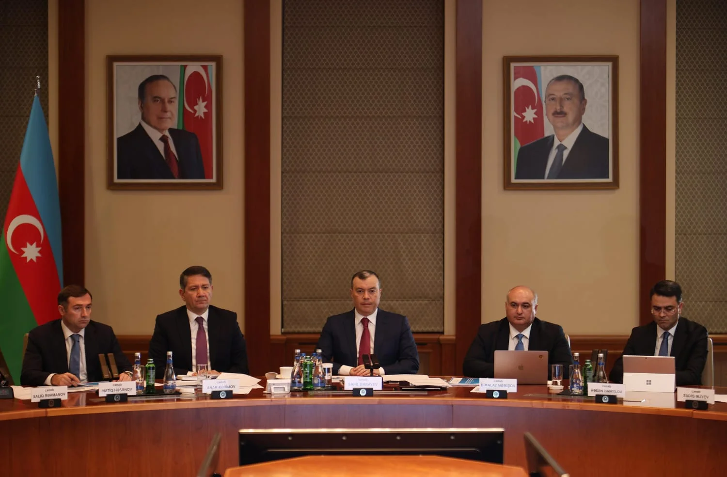 Kollegiya iclasında dövlət borcunun idarə olunması və hüquqi aktların hazırlanması və icrası müzakirə olunub