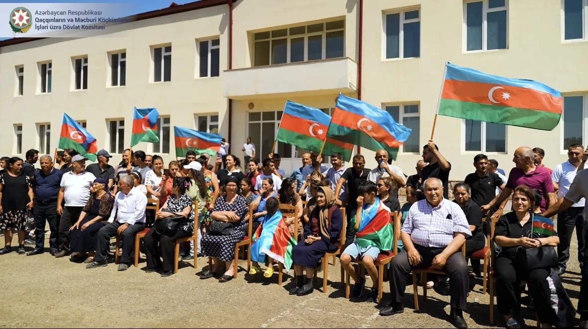 Təzəbinəyə qayıdışın sevinci: Doğma yurdda yeni həyat başlayır