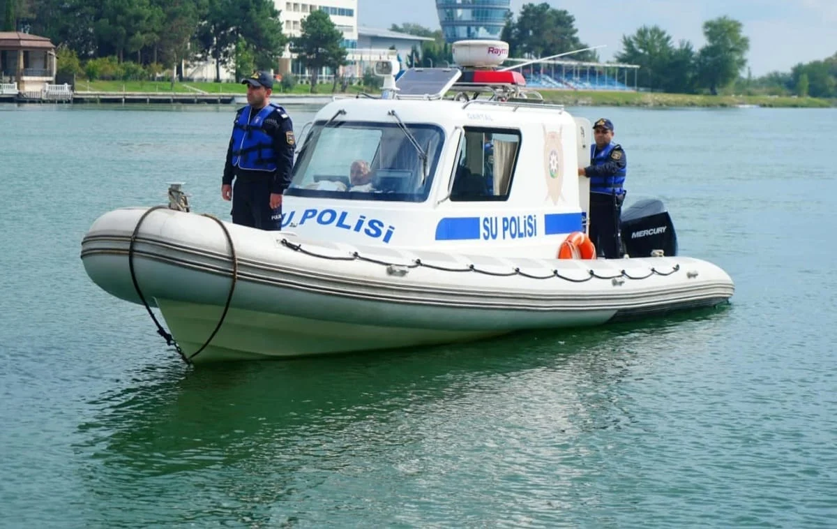 Xəzərdə nadir növdən olan balıqları ovlayan brakonyer saxlanılıb