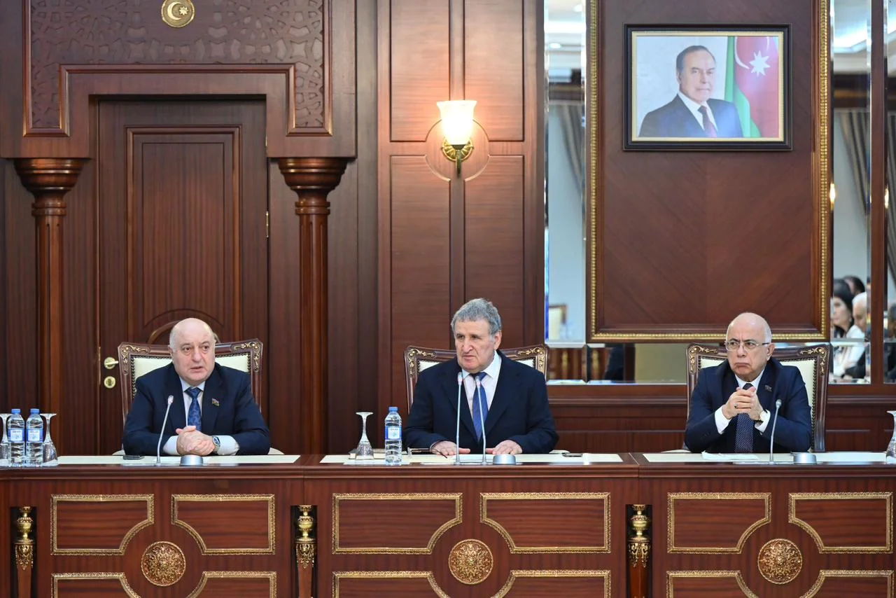 Toponimiya Komissiyasının iclasında