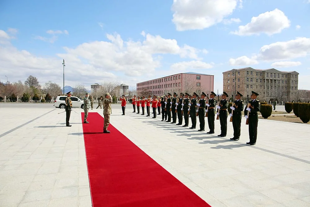 Türkiyə Ordusunun Quru Qoşunları komandanı ƏÜO-da olub