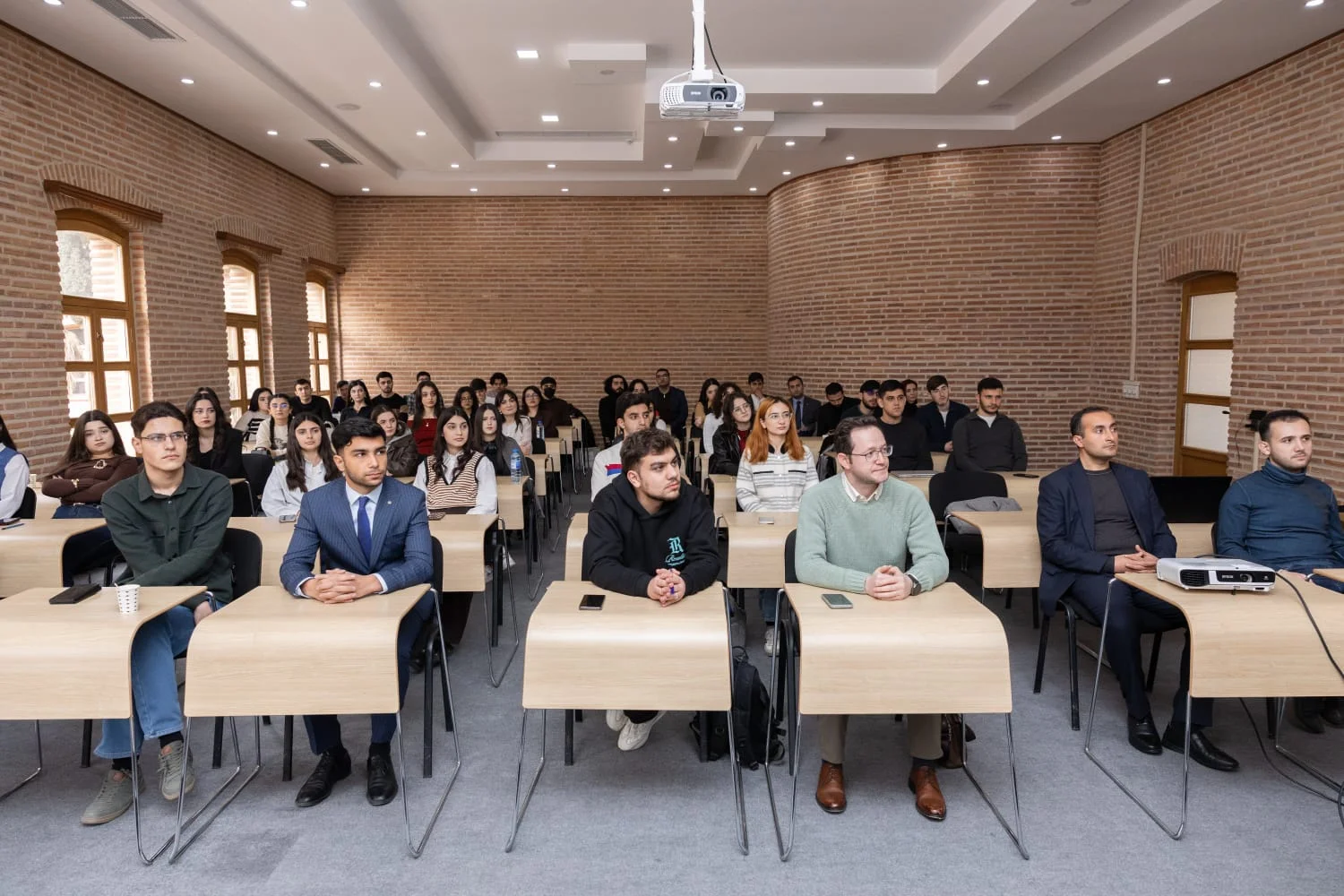 ADA Universitetinin Gəncə şəhərində həyata keçirdiyi “Yaradıcılıq, İnnovasiya və Sahibkarlıq” layihəsinin növbəti mərhələsinə start verilib