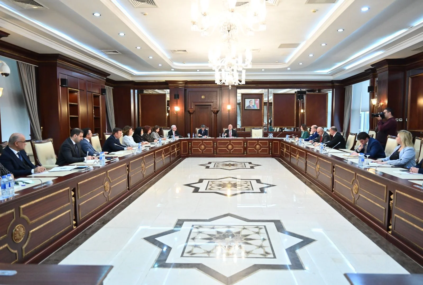 Elm və təhsil komitəsinin iclasında