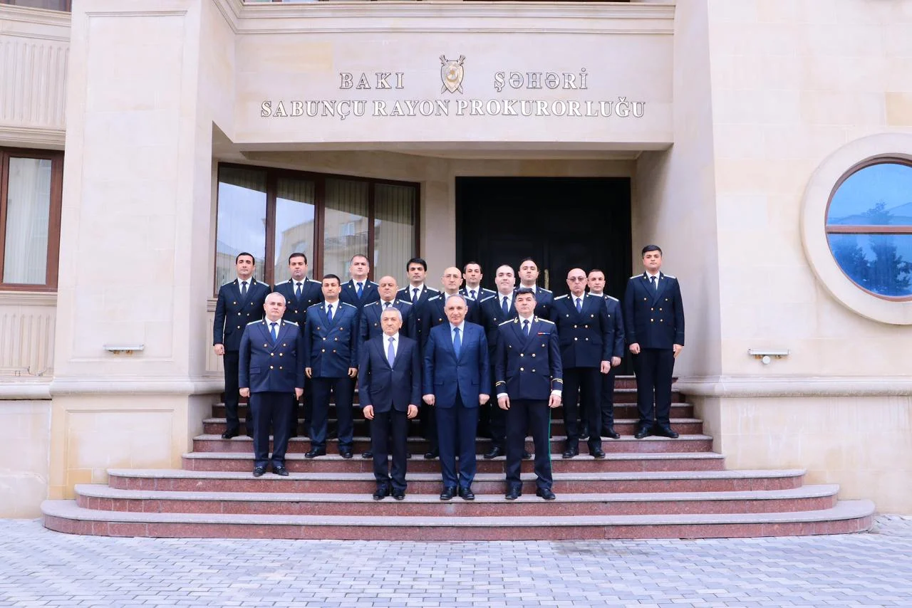 Baş prokuror paytaxtın Sabunçu rayonunda vətəndaşları qəbul edib