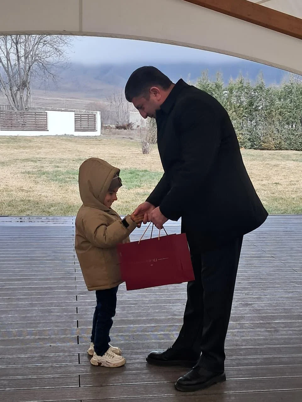 Növbəti köç karvanı Xanabad kəndinə çatıb