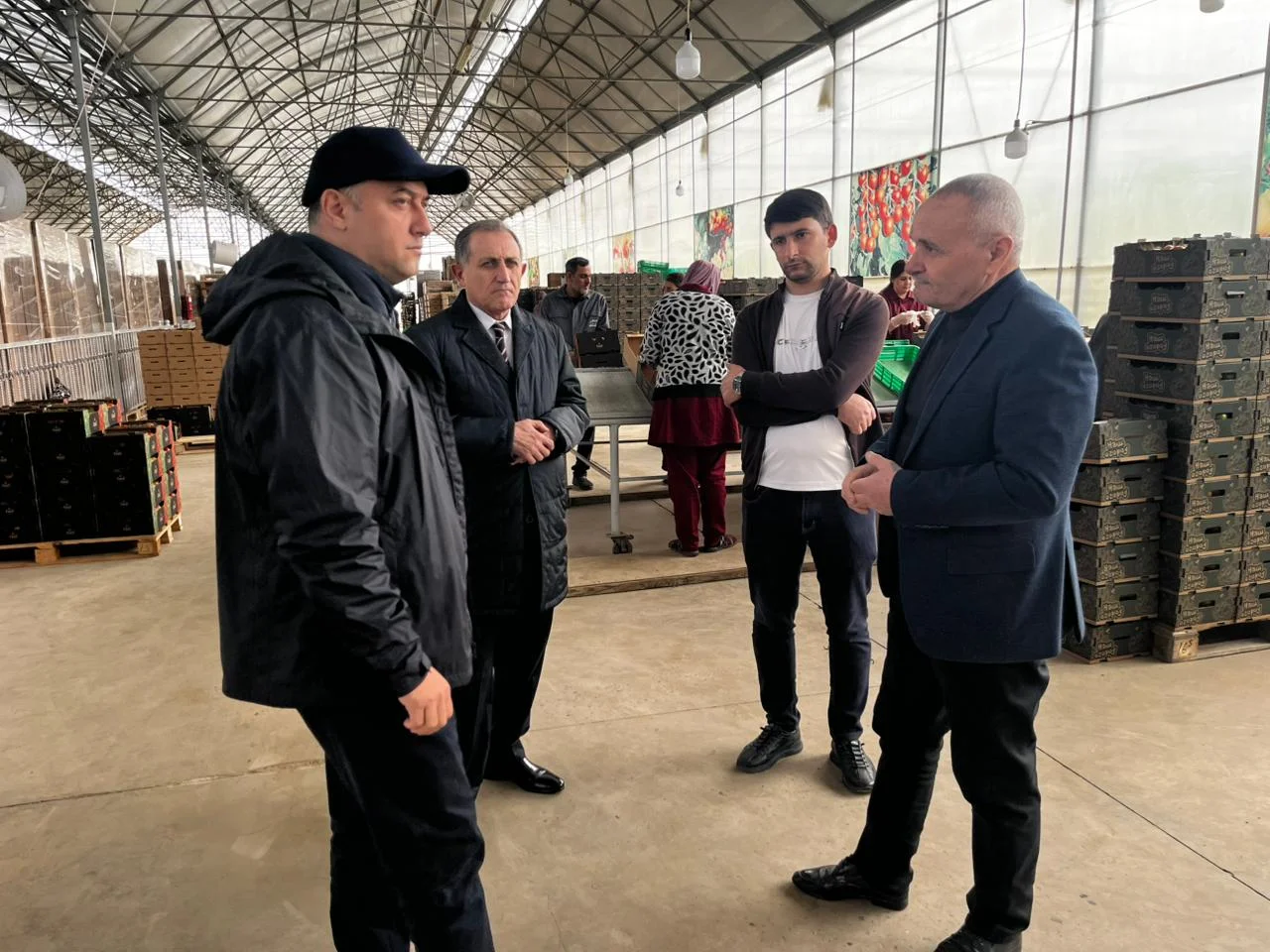 Kənd Təsərrüfatı Nazirliyinin Aparat rəhbəri Azad Cəfərli Sabirabadda vətəndaşları qəbul edib, fermerlərlə görüşüb