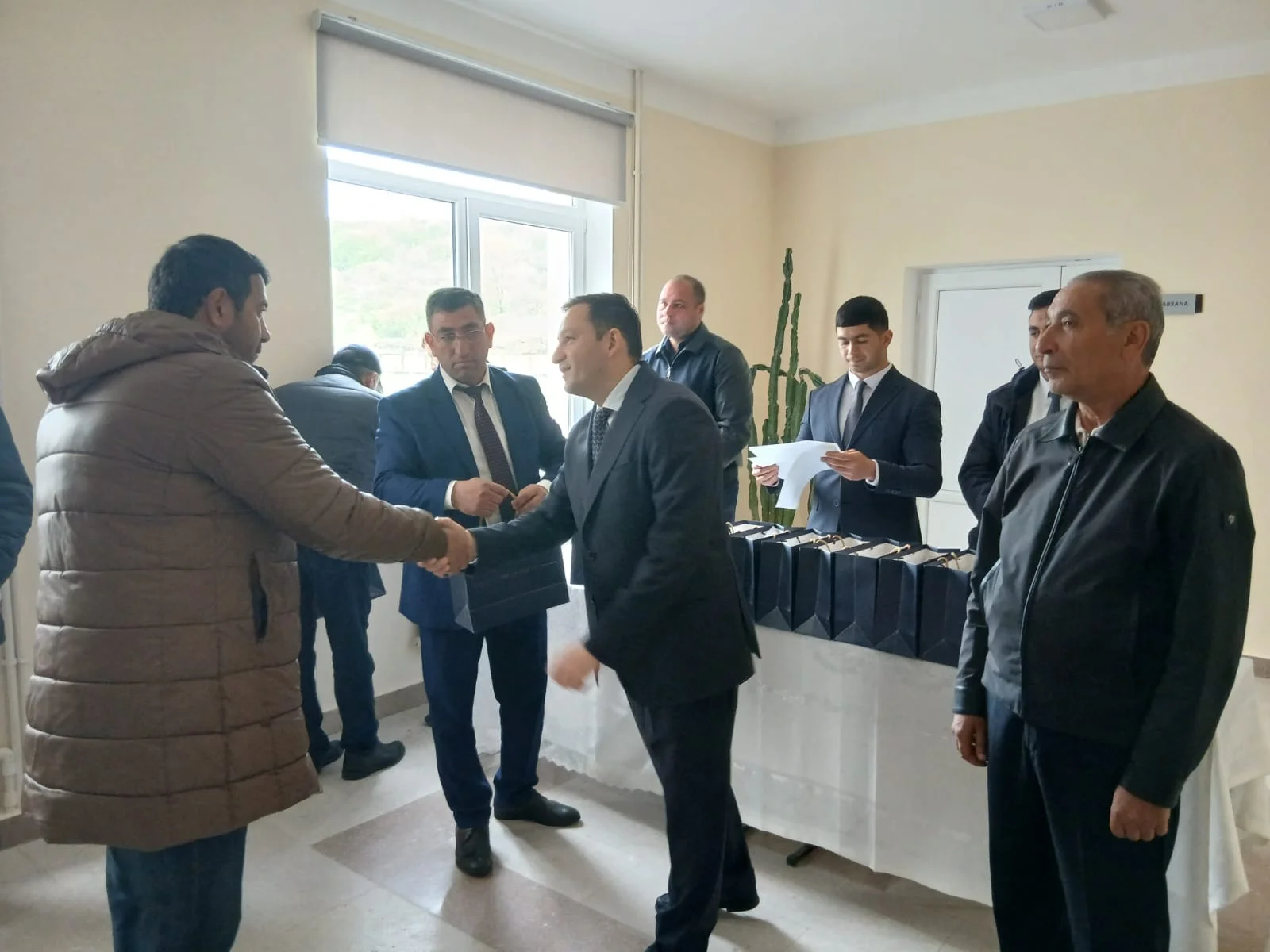 Növbəti köç karvanı Xocavənd rayonunun Qırmızı Bazar qəsəbəsinə çatıb