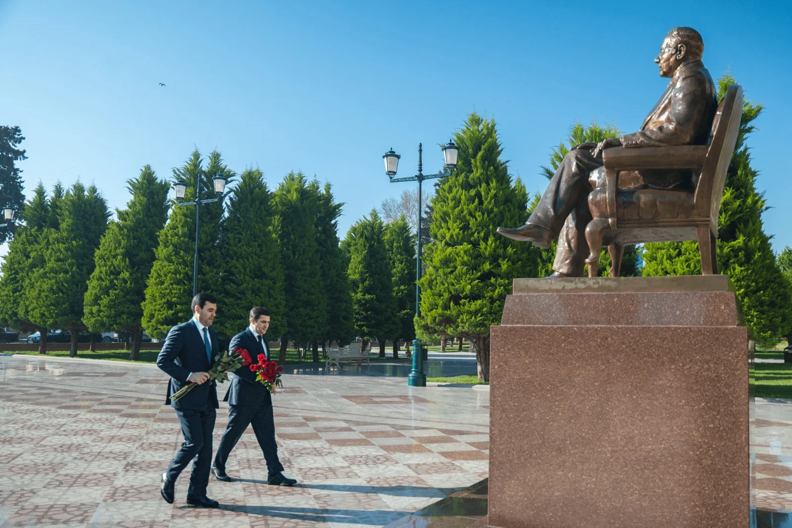 Ədliyyə naziri Xaçmaz şəhərində vətəndaşları qəbul edib