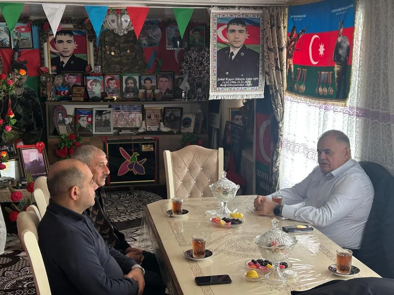 Gədəbəydə vətəndaş qəbulu keçirilib, şəhid ailəsi ziyarət olunub