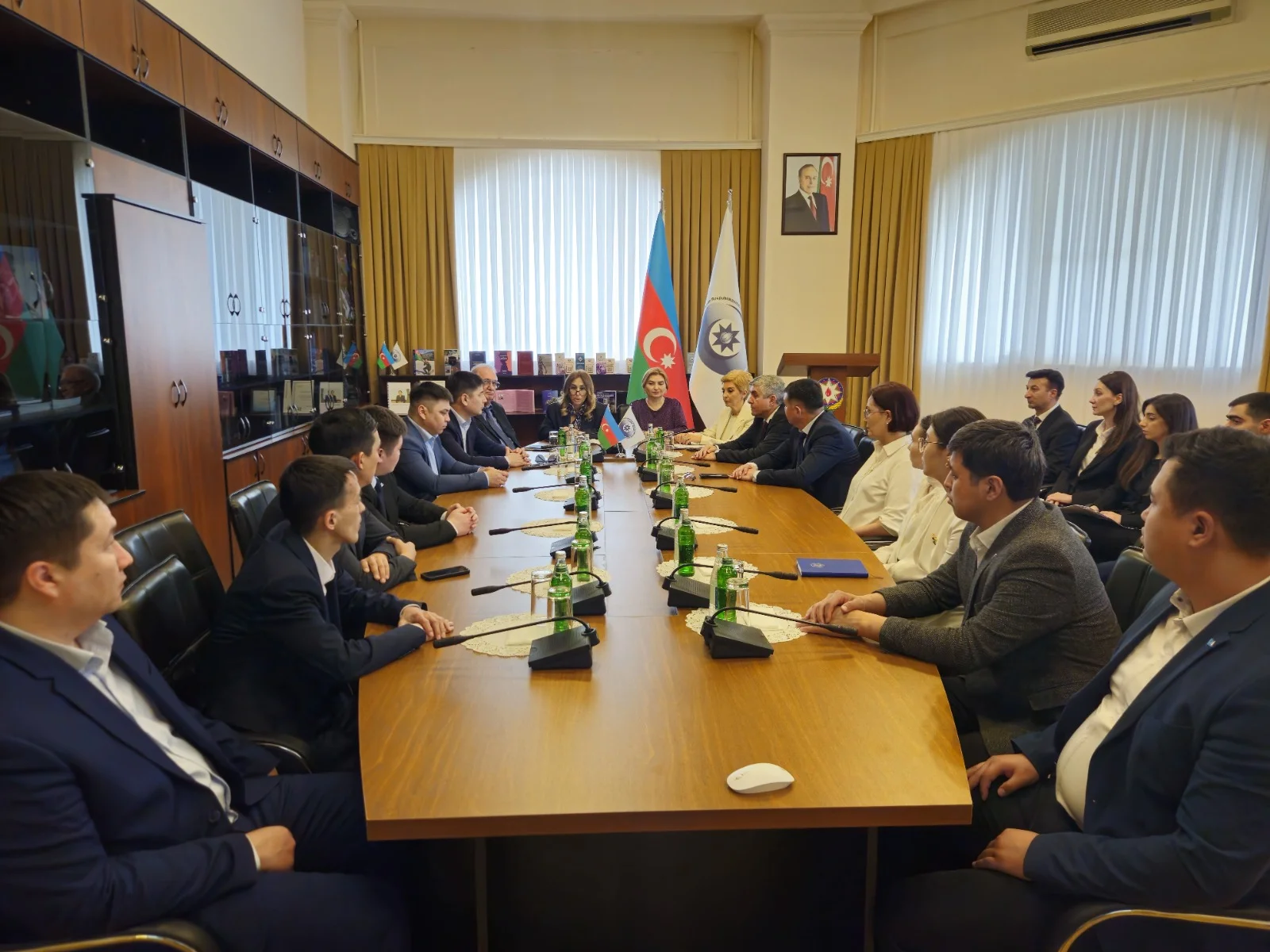 Ombudsman Aparatında Qazaxıstanın bir qrup dövlət qulluqçusu ilə görüş keçirilib