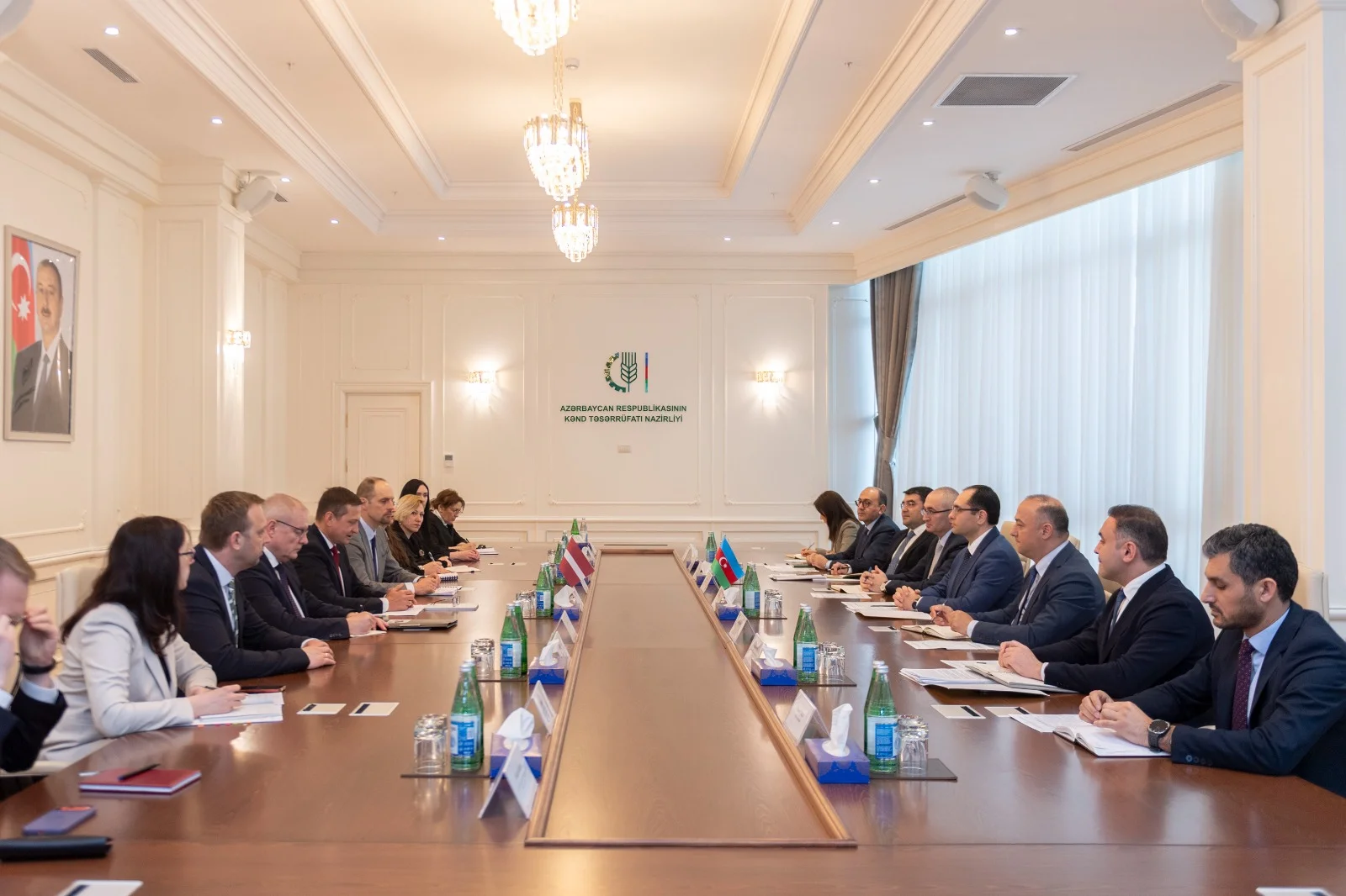 Nazir Məcnun Məmmədov Latviyanın nümayəndə heyəti ilə görüşüb