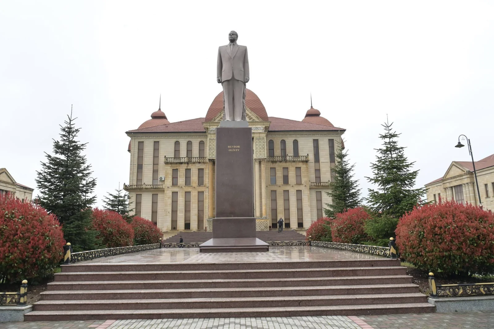 Nazir müavini İdris İsayev Qubada ümumi və ali təhsil müəssisələrinin pedaqoji heyəti ilə görüşüb