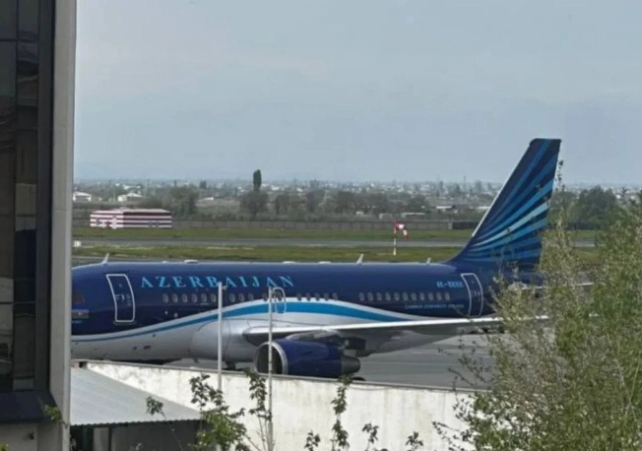 AZAL-təyyarəsi İrəvan hava limanına eniş edib