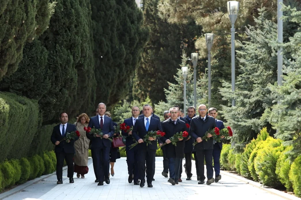 Səhiyyə Nazirliyinin rəhbərliyi görkəmli alim, akademik Zərifə Əliyevanın əziz xatirəsini böyük ehtiramla yad ediblər
