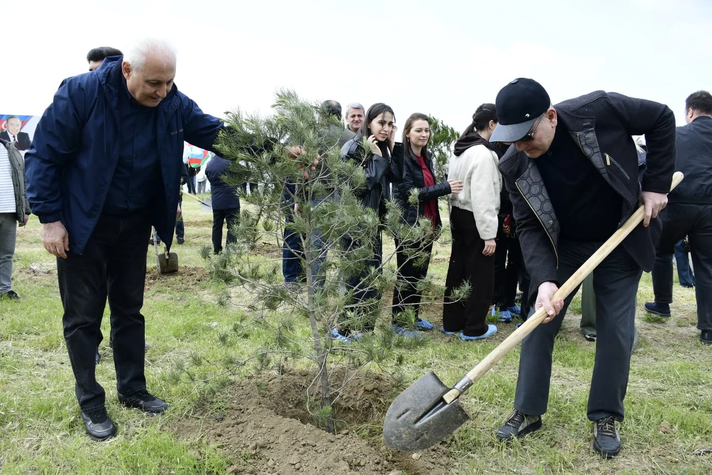Ümummilli Lider Heydər Əliyevin anadan olmasının 103-cü ildönümü ilə əlaqədar ağacəkmə aksiyası keçirilib